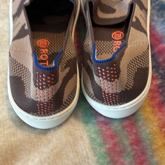 Rothy’s Camo slip-on sneaker -Size 9 - Picture 3 of 5
